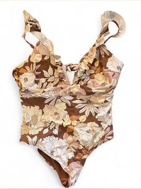 Cupshe one piece bathing suit
Cream and brown florals